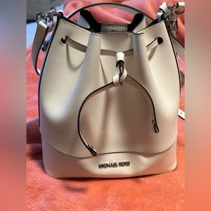 MICHAEL  MICHAEL KORS  TRISTA Optic White  leather bucket handbag